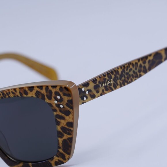🕶️ New Celine CL40187I 99A Sunglasses - Cheetah Frame, Smoke Lenses - Picture 4 of 12